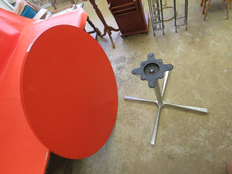 Round Table