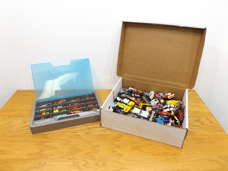 Large Lot of Loose Vintage Hot Wheels