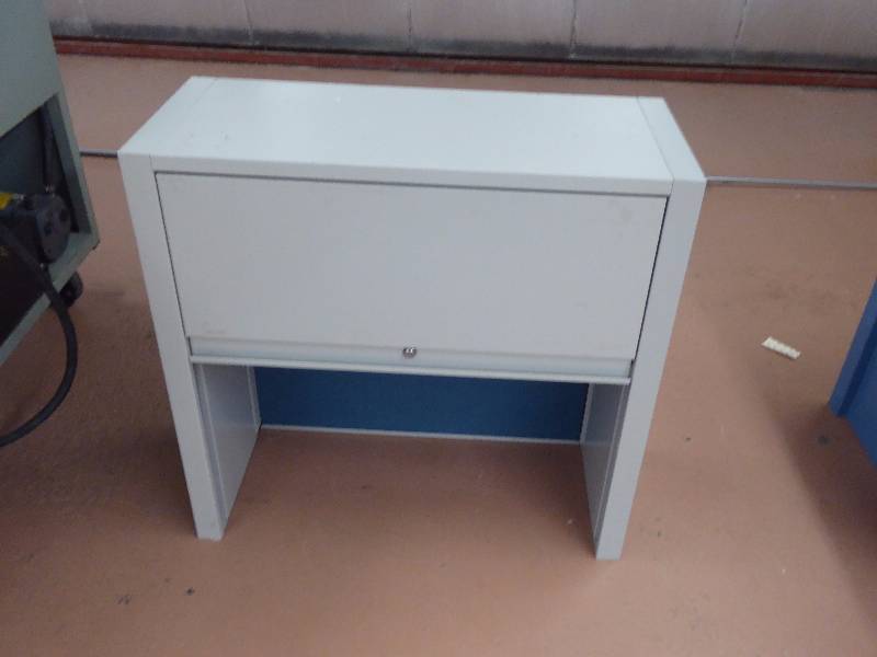 lot 16 image: Steel Cabinet Shelf with Door