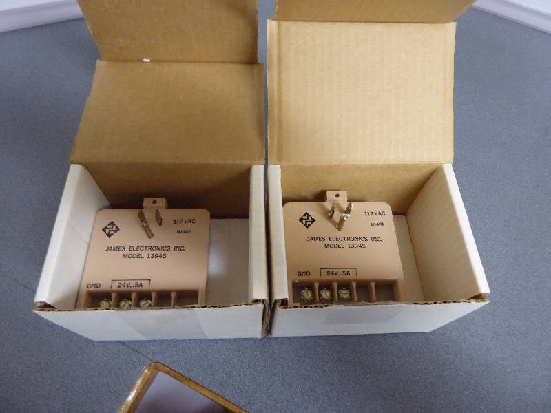 lot 19 image: Power Supplies