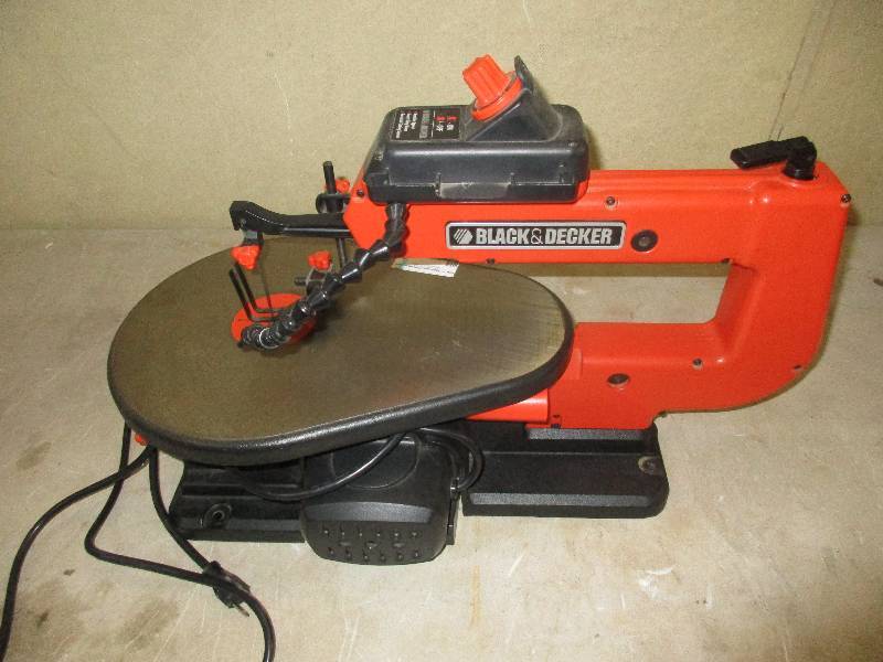 black decker 16 variable speed scroll saw BT4000 MAY