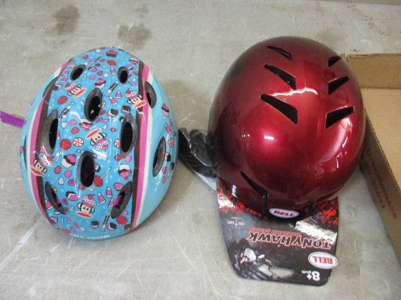 lot 18 image: 2 kids bike helmets