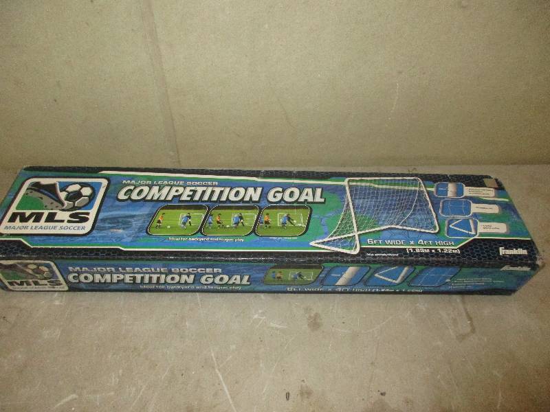 lot 29 image: soccer goal 6 x 4