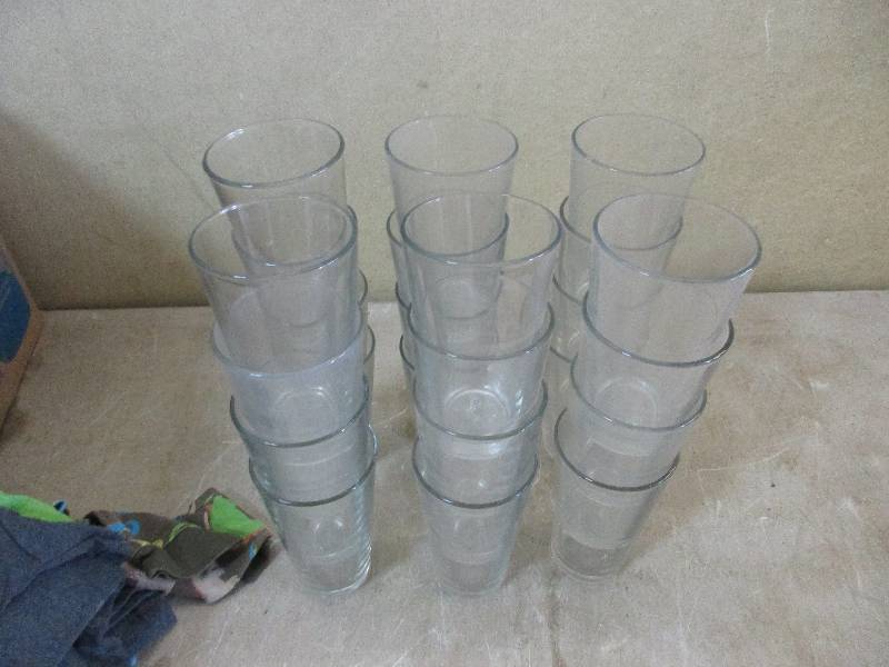 lot 67 image: 24 large drinking glasses
