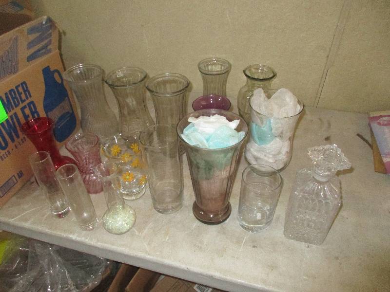 lot 68 image: lot of vases - 22 total - 3 boxes