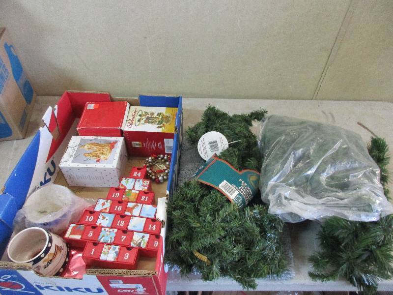 lot 83 image: Christmas decorations