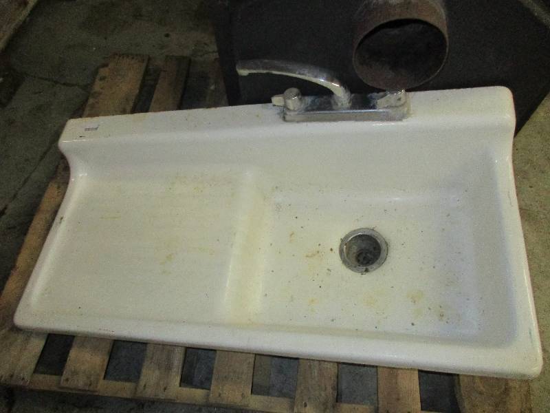 lot 94 image: big sink