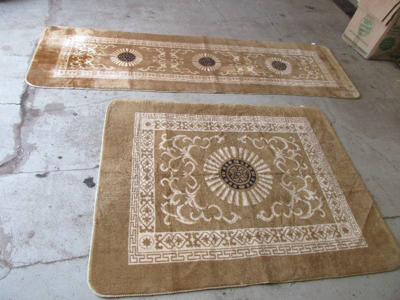 lot 137 image: 6 x 4.5 and 10 x 6 great shape super soft like new