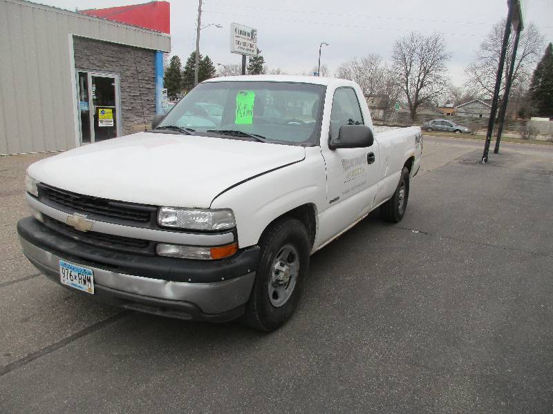 lot 2 image: 2001 Chevy Silverado
