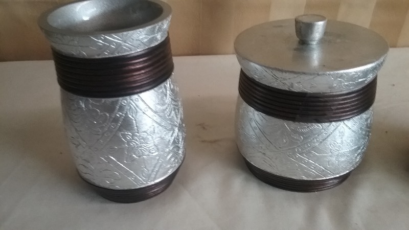 lot 13 image: Bathroom storage jars set.