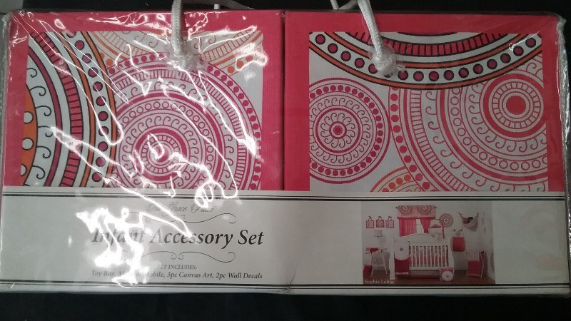lot 69 image: Baby Accessory Set