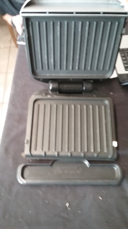 lot 24 image: George Forman Electric Grill