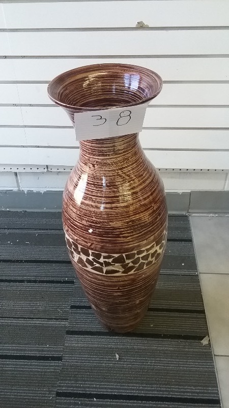 lot 38 image: Decorative Large Vase