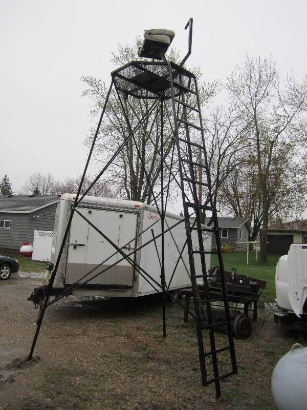 Deer stand nice and tall, wheels ar...