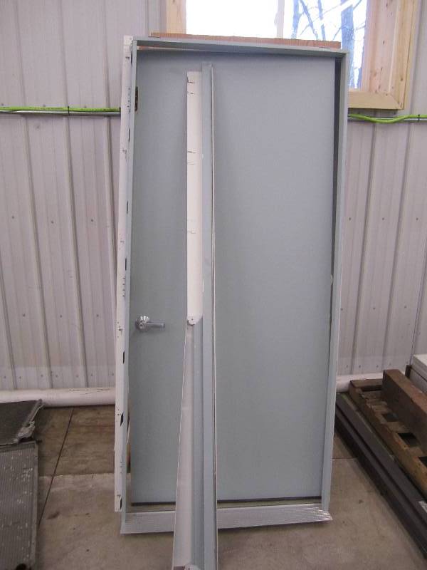 Steel door with frame, frame is 3 ...