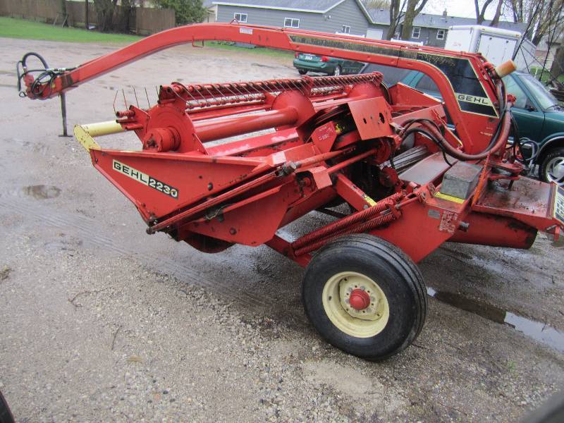 Gehl 2230 haybine, works well...