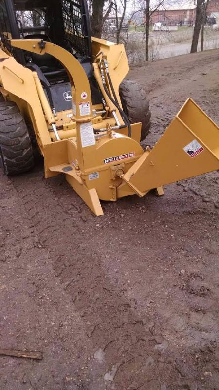 lot 3 image: Wallenstein Commercial 4 Skid-Loader Chipper