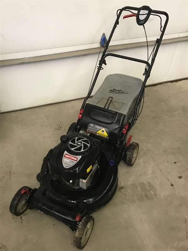 lot 20 image: Craftsman 22 Lawn Mower