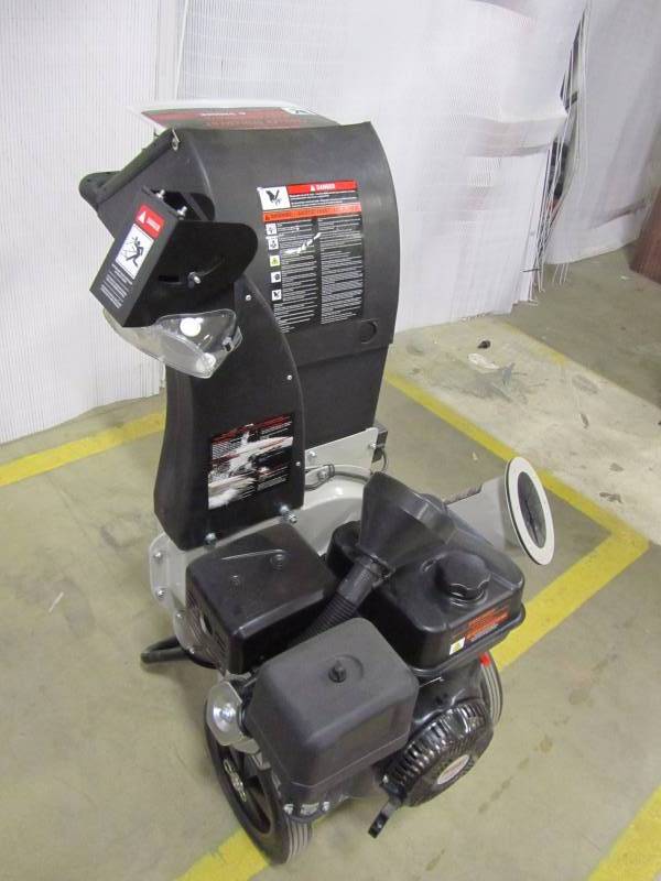 lot 3 image: 5 x 3.5 DIA 18 hp 457cc feed unique 3 in 1 120 volt electric start chippershredder