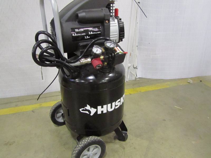 lot 14 image: Husky 10 gallon electric air compressor