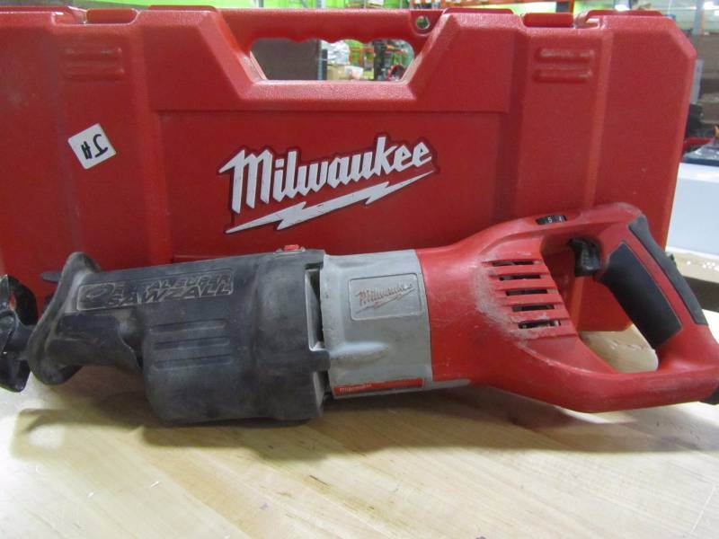 lot 32 image: Milwaukee 15 amp super sawzall reciprocating saw