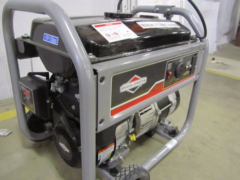 lot 50 image: Briggs & Stratton 5500 Gasoline powered recoil start portable generator
