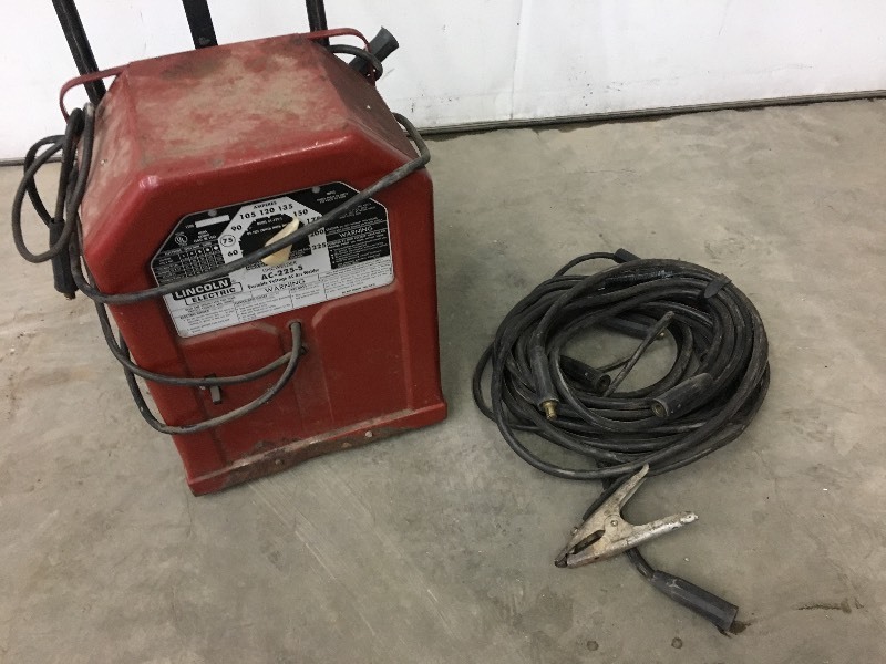 lot 2 image: Lincon AC225-S Arc Welder, Leads Ar...
