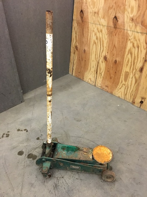 lot 10 image: 3-Ton Rolling Service Jack, Works ...