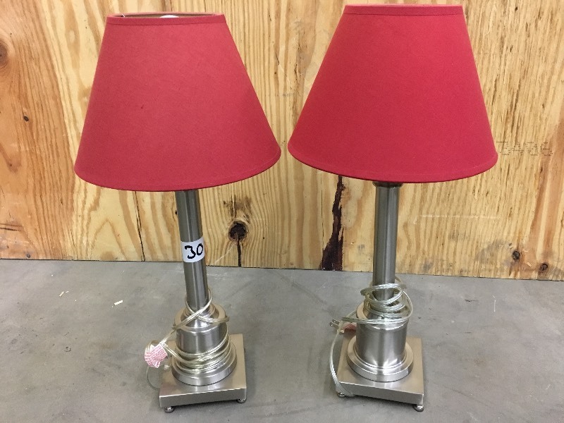 lot 30 image: (2) Matching Table Lamps, Nice Cond...