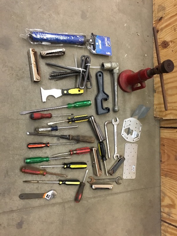 lot 81 image: Box Of Assorted Bell Jack, Hand To...