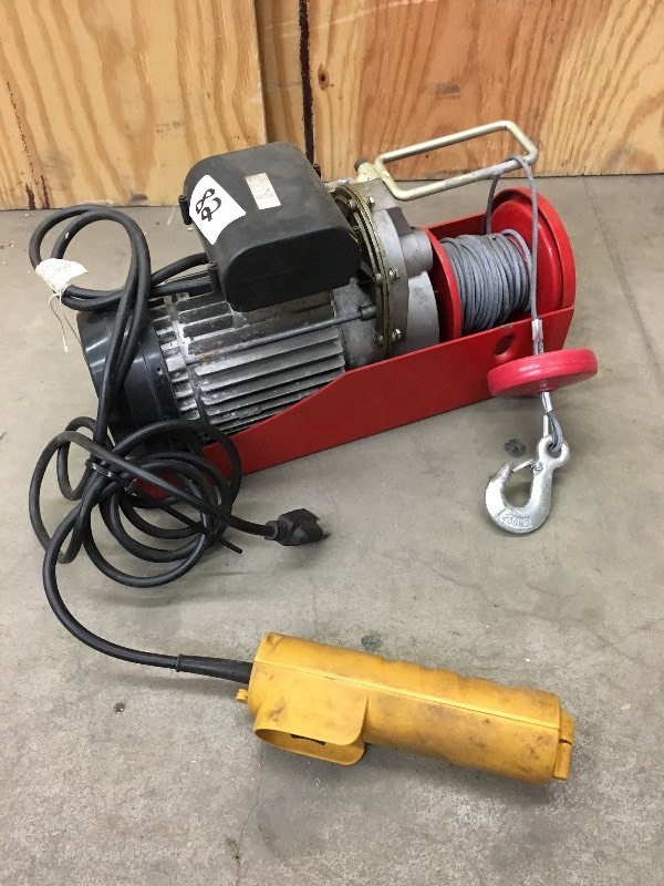 lot 82 image: Central Machinery 440880# Electric...
