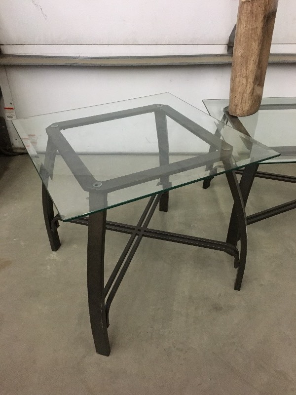 lot 89 image: 3-Piece Glass-Top Coffee & End Table...