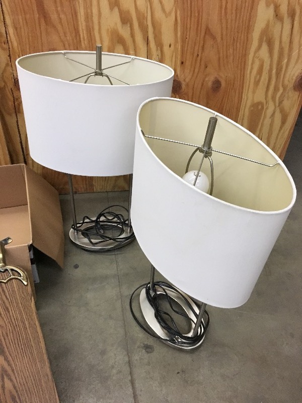 lot 91 image: Lot Of (2) Matching Table Lamps