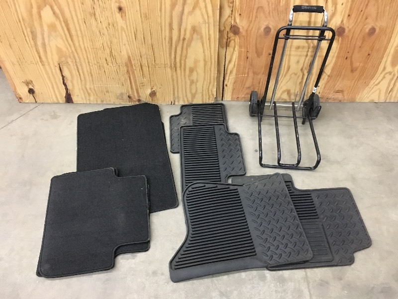 lot 101 image: Lot Of Assorted Car Floor Mats & F...