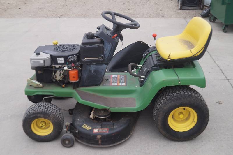 John Deere Riding Mower