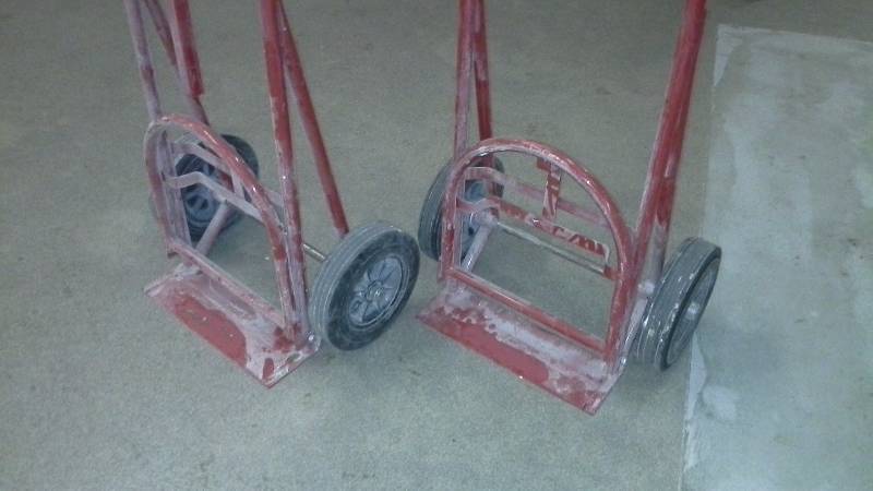 lot 8 image: Pair of  Maxis Ct-01 Simpull Coilpak Hand Truck