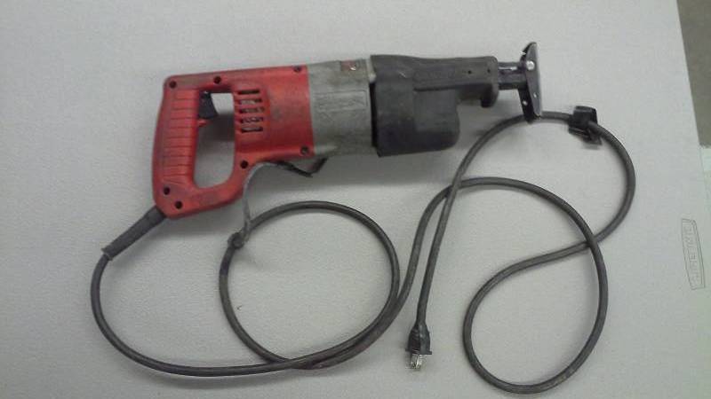 lot 23 image: Milwaukee Heavy Duty Sawzall