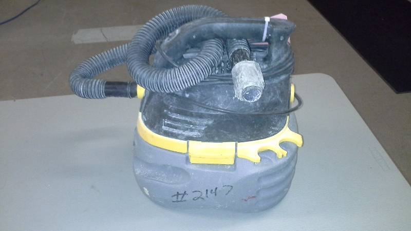lot 29 image: Stinger WetDry Vac
