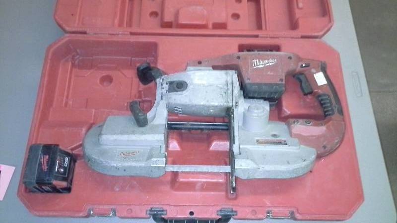lot 33 image: Milwaukee Cordless Heavy Duty Portable Bandsaw