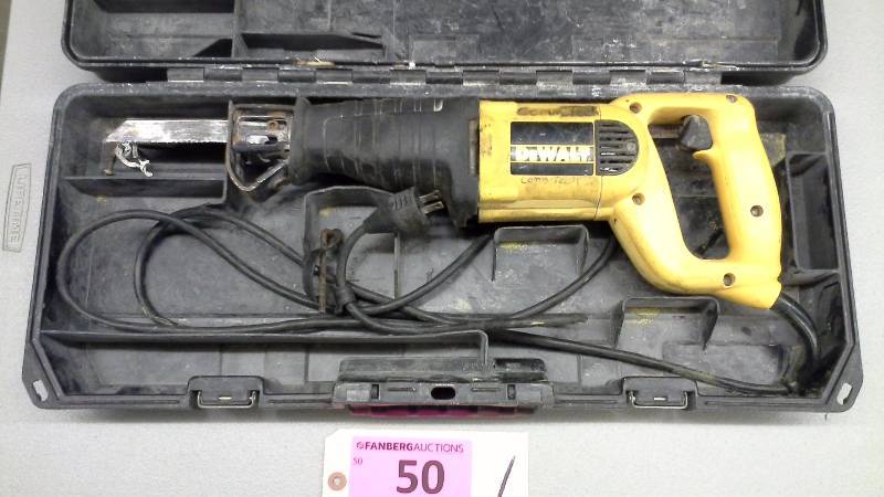 lot 50 image: DeWalt DW303 VS Reciprocating Saw