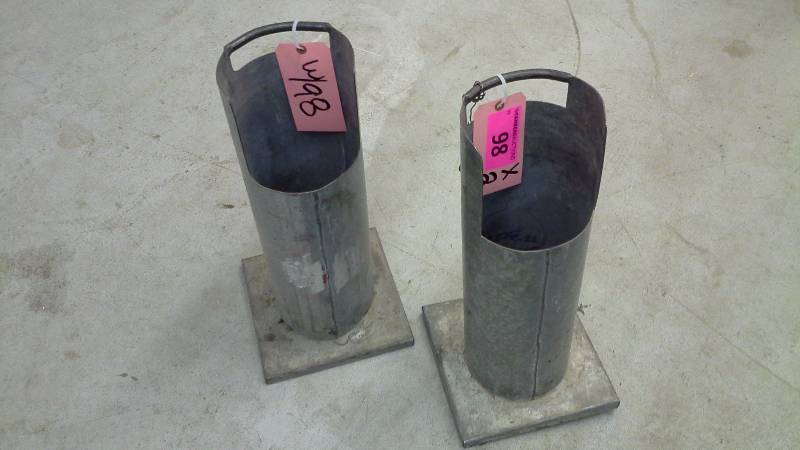 lot 98 image: Pair of B Tank Holders