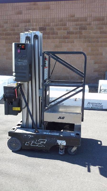 lot 1 image: JLG 19AMI Mast Lift