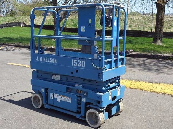 lot 723 image: Genie GS 1930 Scissor Lift