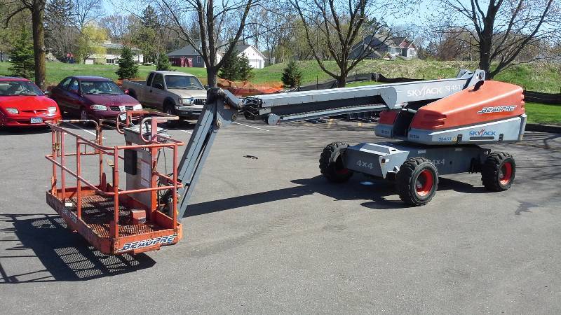 lot 721 image: SkyJack SJ 45T Boom Lift