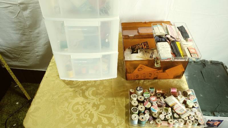 lot 335 image: Sewing and Craft Items