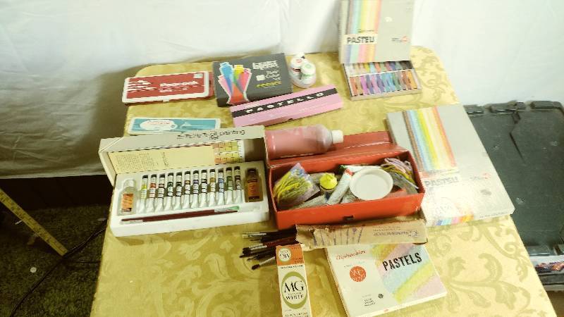 lot 341 image: Paints & Art Supplies