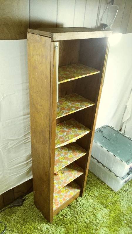 lot 343 image: Wood Shelf