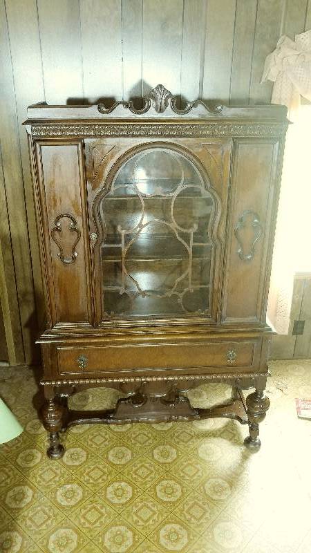 lot 2 image: Antique China Hutch (has other matching pieces)