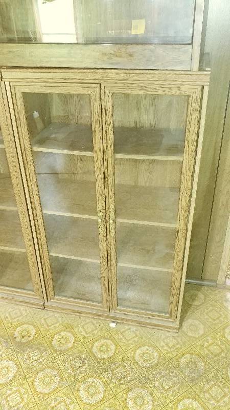 lot 347 image: Double Door Glass Display Case