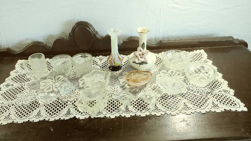 lot 240 image: Miscellaneous Crystal Vases and Candle Holders